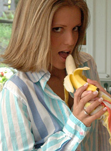 Karen & Kate with a banana from Karen Loves Kate